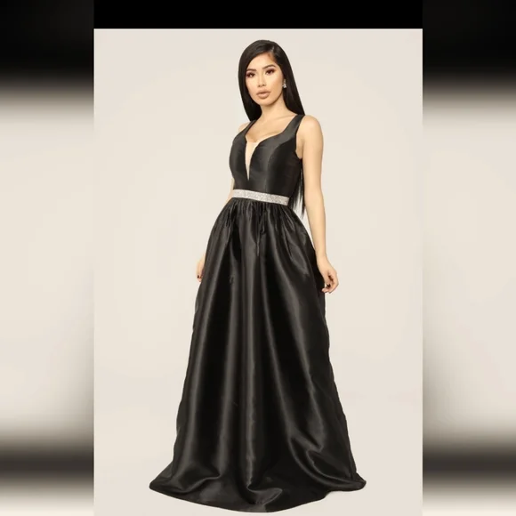 green emerald velvet dress Ellie Wilde EW34104 main image 0